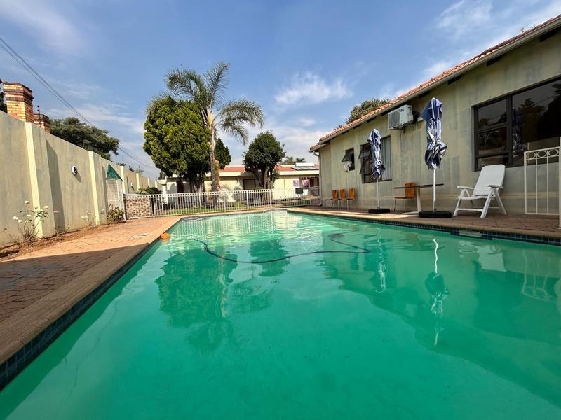 12 Bedroom Property for Sale in South Kensington Gauteng