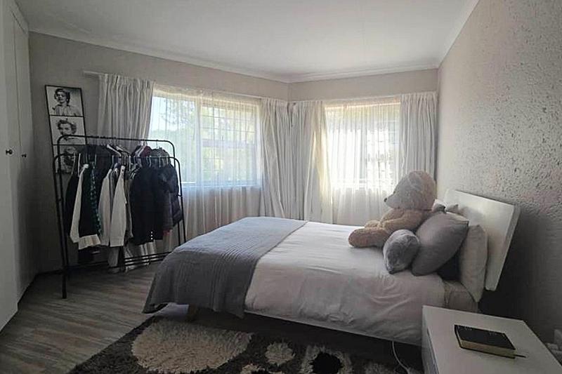 1 Bedroom Property for Sale in Bedfordview Gauteng