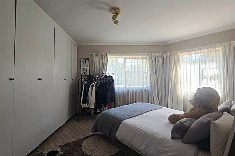 1 Bedroom Property for Sale in Bedfordview Gauteng