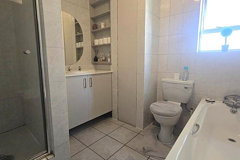 1 Bedroom Property for Sale in Bedfordview Gauteng