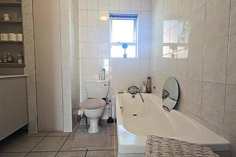 1 Bedroom Property for Sale in Bedfordview Gauteng
