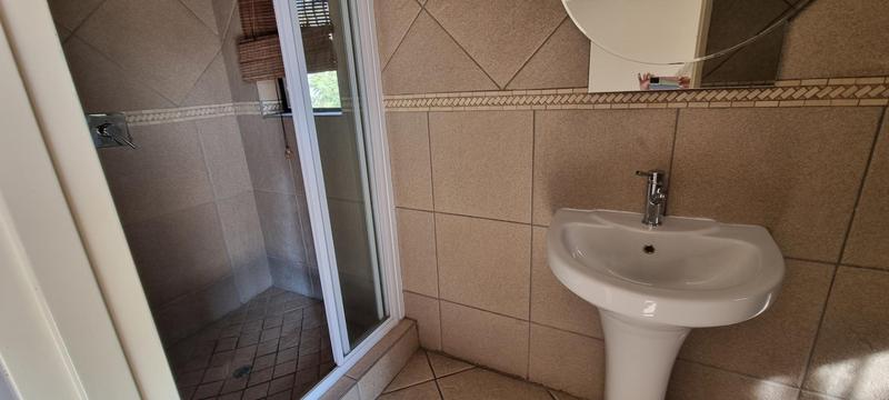5 Bedroom Property for Sale in Amberfield Gauteng