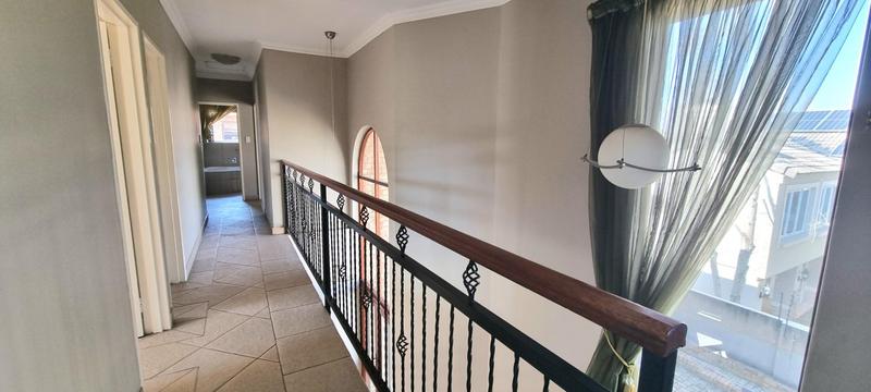 5 Bedroom Property for Sale in Amberfield Gauteng