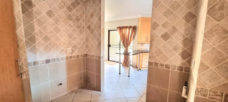 5 Bedroom Property for Sale in Amberfield Gauteng