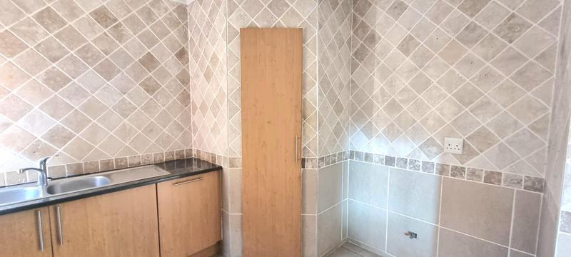 5 Bedroom Property for Sale in Amberfield Gauteng