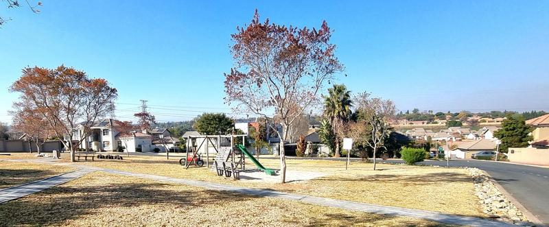 5 Bedroom Property for Sale in Amberfield Gauteng