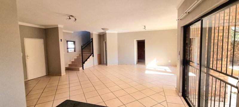 4 Bedroom Property for Sale in Amberfield Gauteng