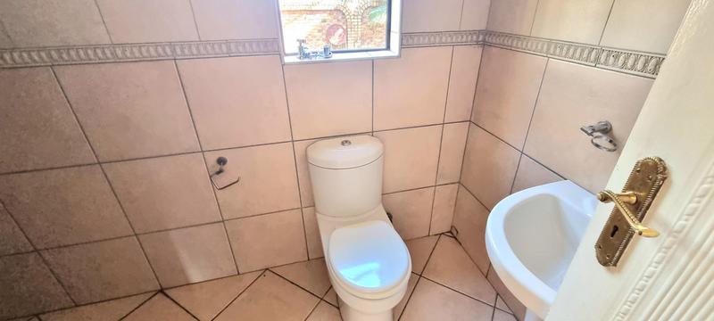 4 Bedroom Property for Sale in Amberfield Gauteng