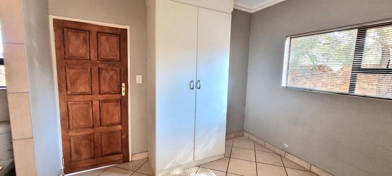 4 Bedroom Property for Sale in Amberfield Gauteng