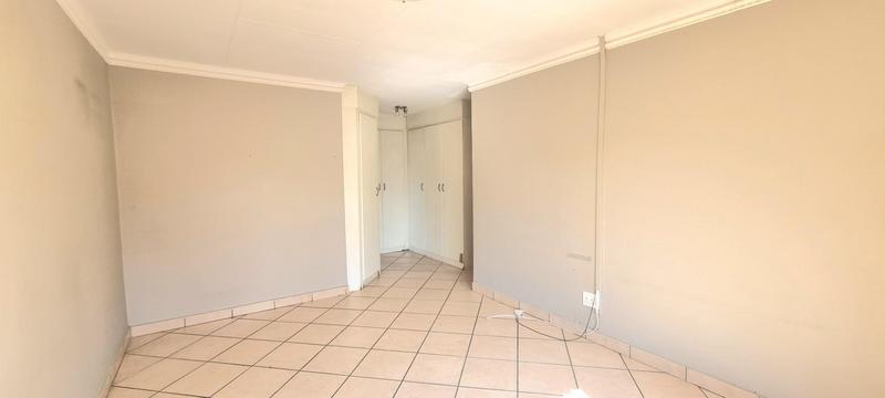 4 Bedroom Property for Sale in Amberfield Gauteng