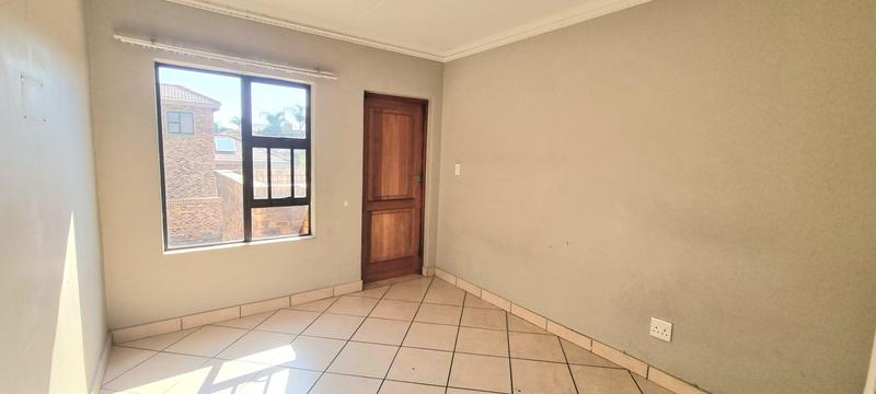 4 Bedroom Property for Sale in Amberfield Gauteng