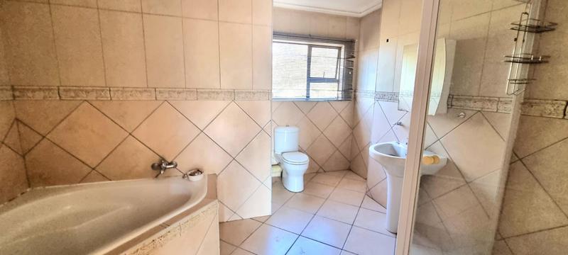 4 Bedroom Property for Sale in Amberfield Gauteng