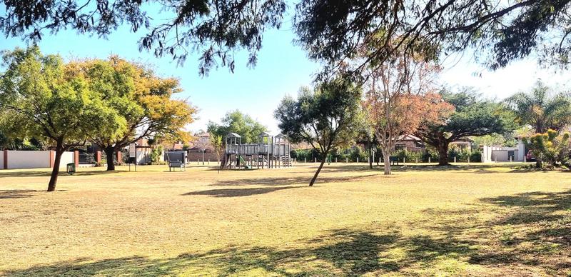 4 Bedroom Property for Sale in Amberfield Gauteng