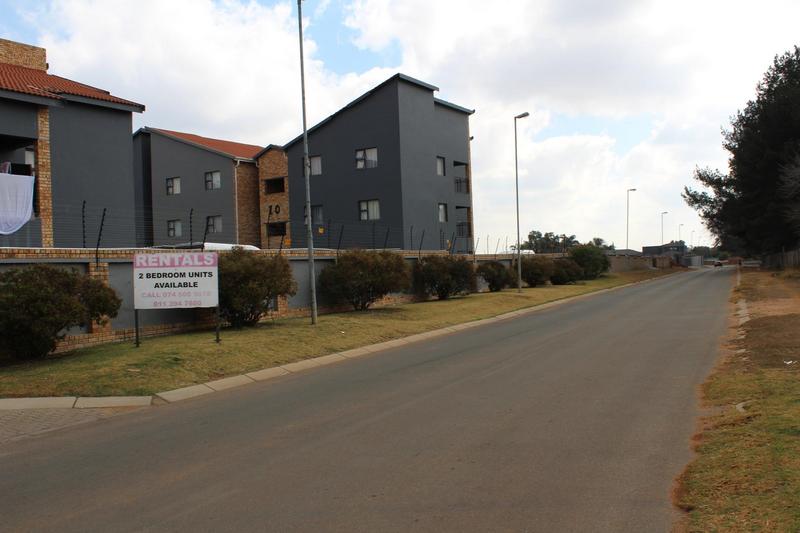 To Let 2 Bedroom Property for Rent in Pomona Gauteng