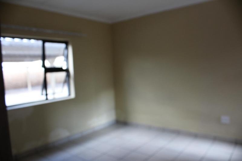 To Let 2 Bedroom Property for Rent in Pomona Gauteng