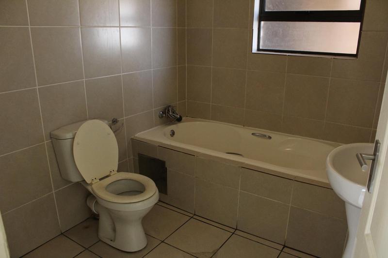 To Let 2 Bedroom Property for Rent in Pomona Gauteng