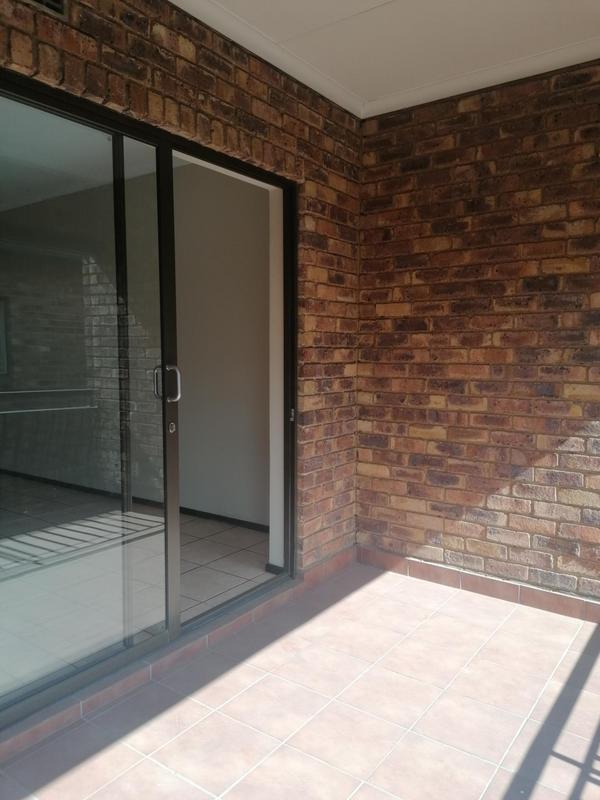 To Let 2 Bedroom Property for Rent in Sonneveld Gauteng