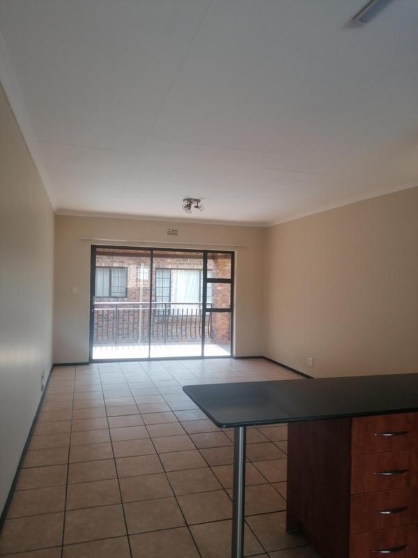 To Let 2 Bedroom Property for Rent in Sonneveld Gauteng