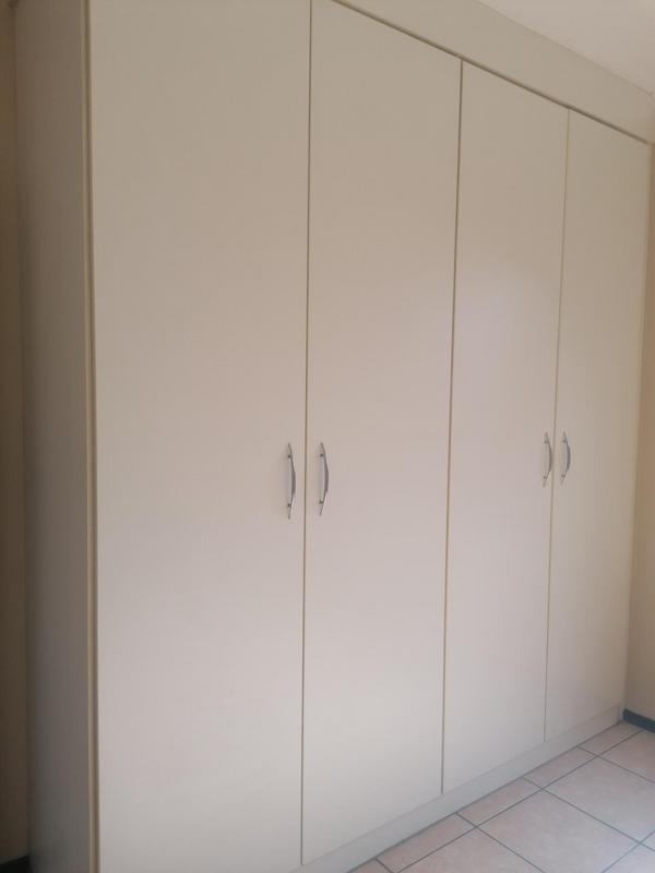 To Let 2 Bedroom Property for Rent in Sonneveld Gauteng
