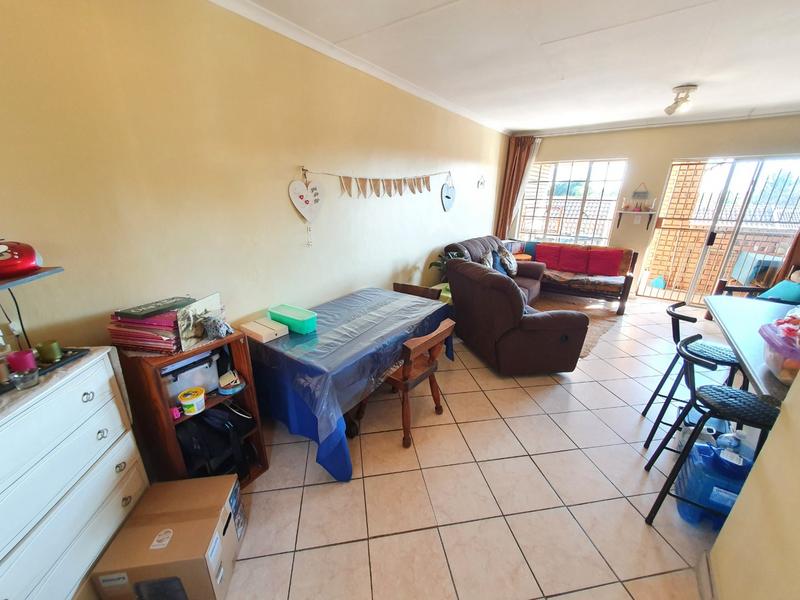 2 Bedroom Property for Sale in Magalieskruin Gauteng
