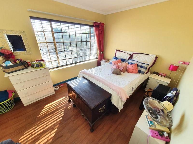 2 Bedroom Property for Sale in Magalieskruin Gauteng
