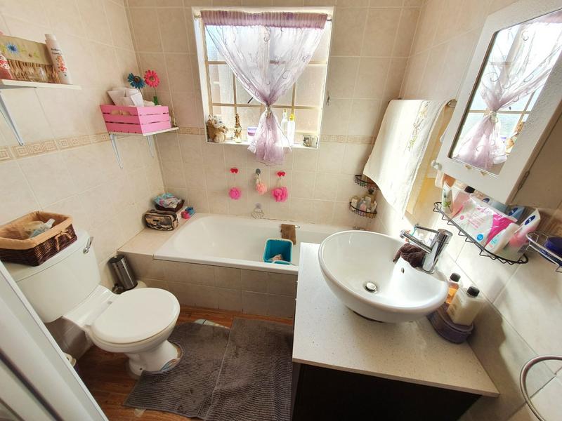2 Bedroom Property for Sale in Magalieskruin Gauteng
