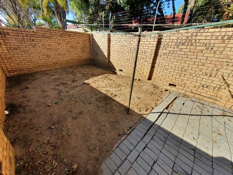 2 Bedroom Property for Sale in Magalieskruin Gauteng