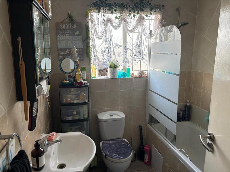 2 Bedroom Property for Sale in Greenstone Hill Gauteng