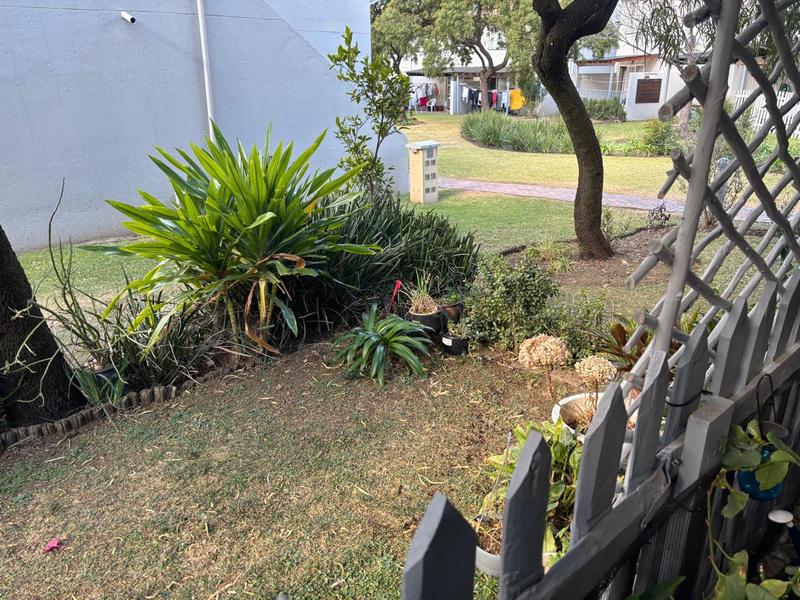 2 Bedroom Property for Sale in Greenstone Hill Gauteng