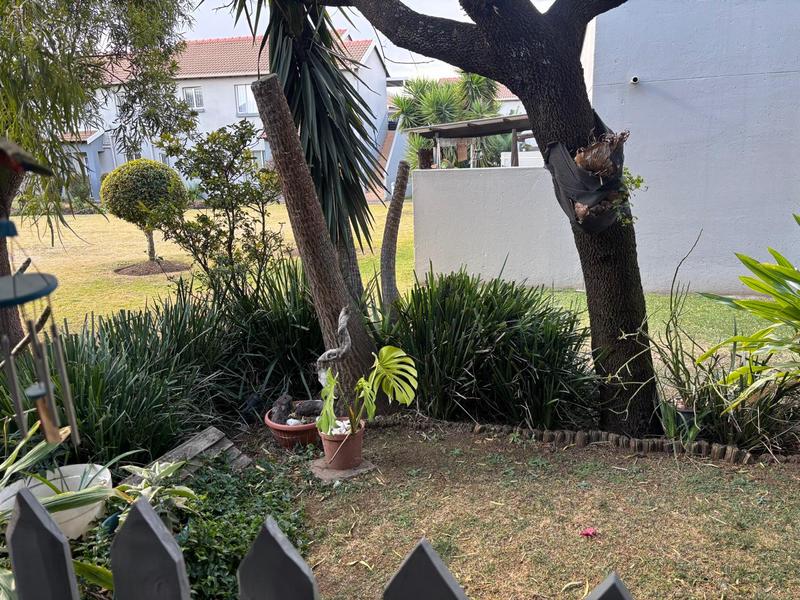 2 Bedroom Property for Sale in Greenstone Hill Gauteng