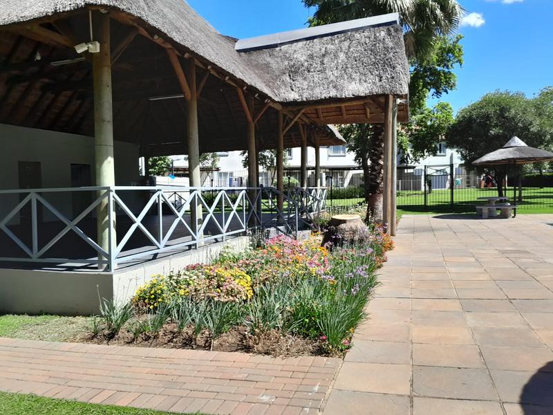 2 Bedroom Property for Sale in Greenstone Hill Gauteng
