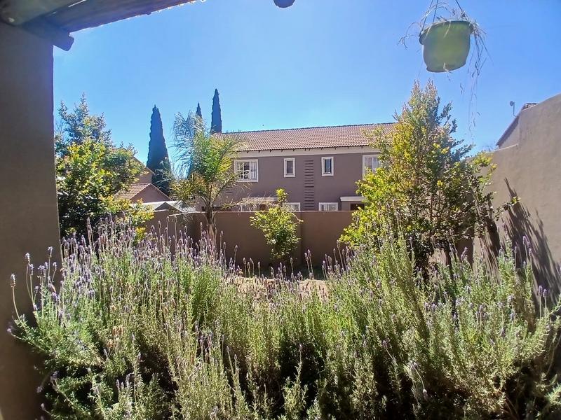2 Bedroom Property for Sale in Halfway Gardens Gauteng