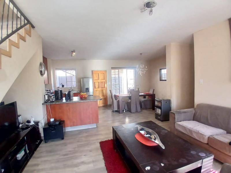 2 Bedroom Property for Sale in Halfway Gardens Gauteng