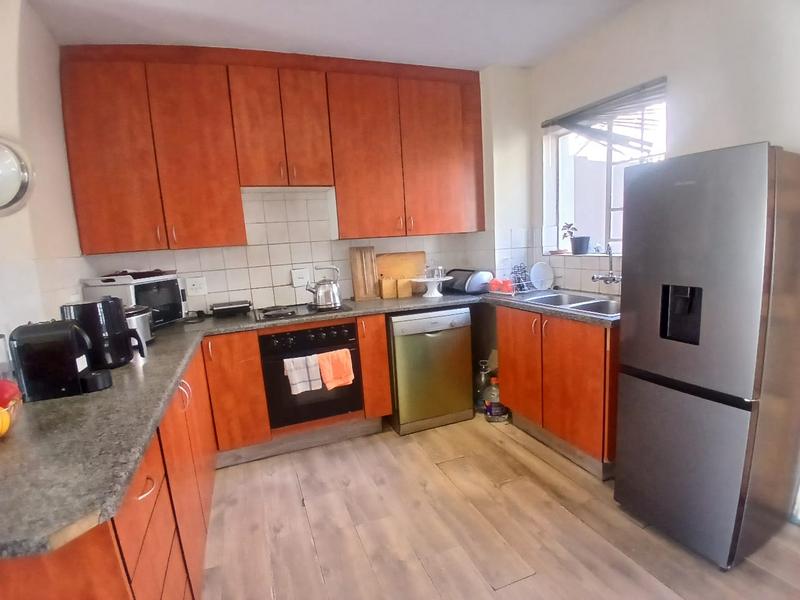 2 Bedroom Property for Sale in Halfway Gardens Gauteng