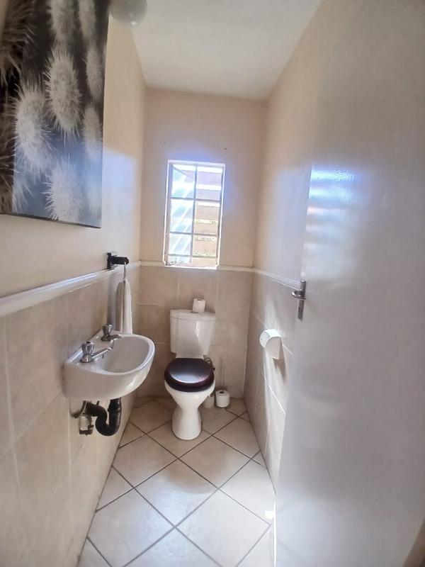 2 Bedroom Property for Sale in Halfway Gardens Gauteng