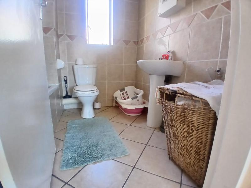 2 Bedroom Property for Sale in Halfway Gardens Gauteng