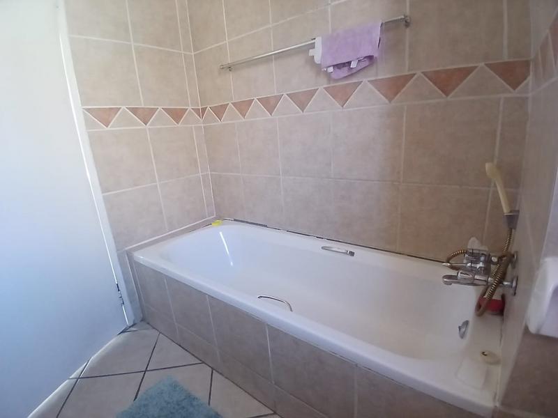 2 Bedroom Property for Sale in Halfway Gardens Gauteng
