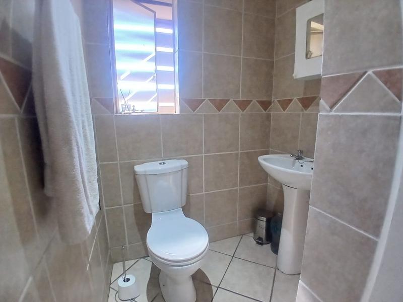 2 Bedroom Property for Sale in Halfway Gardens Gauteng