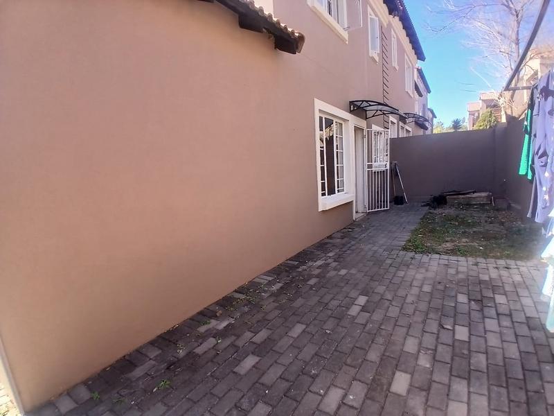 2 Bedroom Property for Sale in Halfway Gardens Gauteng