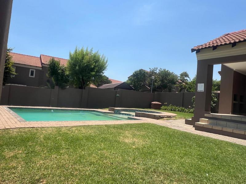 2 Bedroom Property for Sale in Halfway Gardens Gauteng