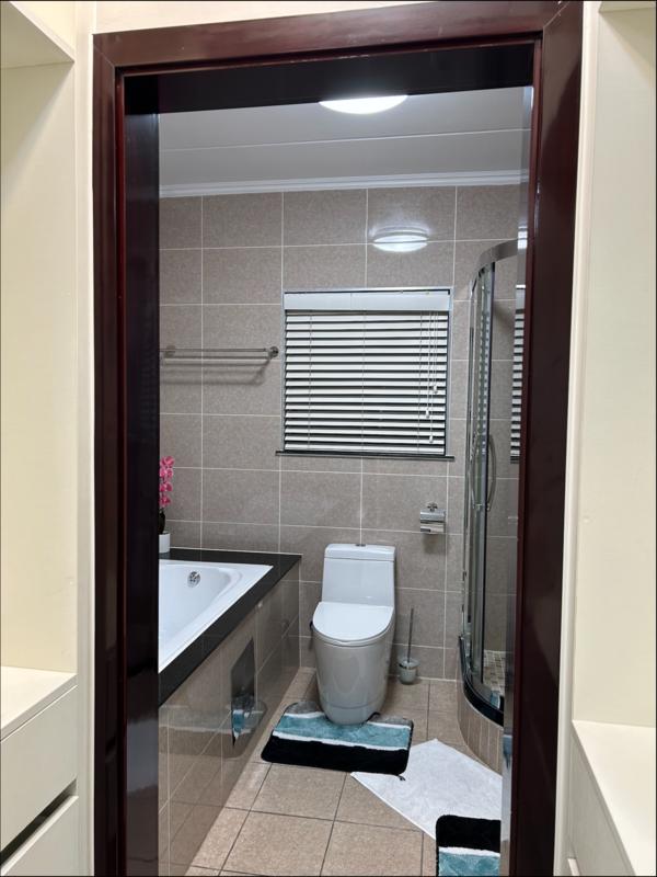To Let 3 Bedroom Property for Rent in Fourways Gauteng