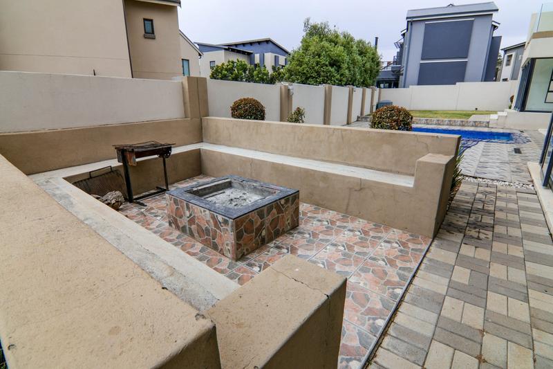 To Let 5 Bedroom Property for Rent in Copperleaf Estate Gauteng