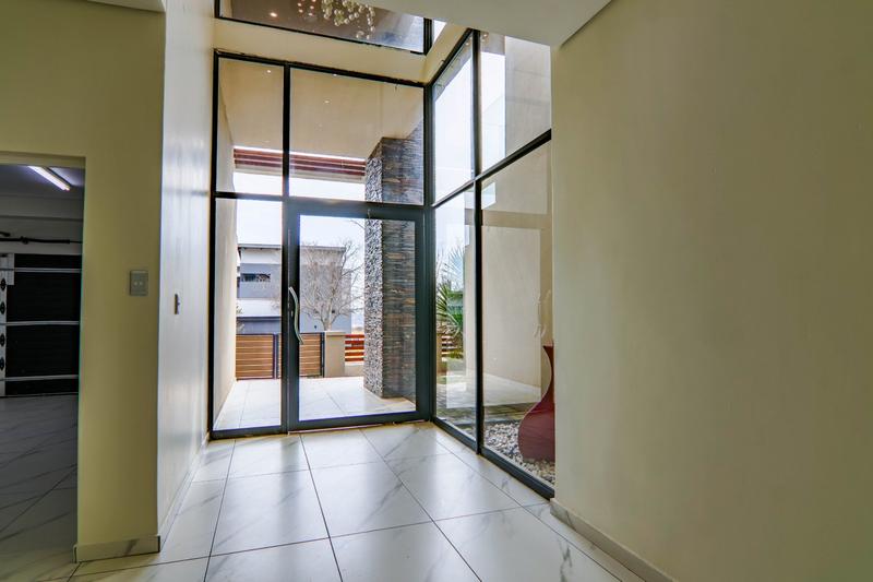 To Let 5 Bedroom Property for Rent in Copperleaf Estate Gauteng