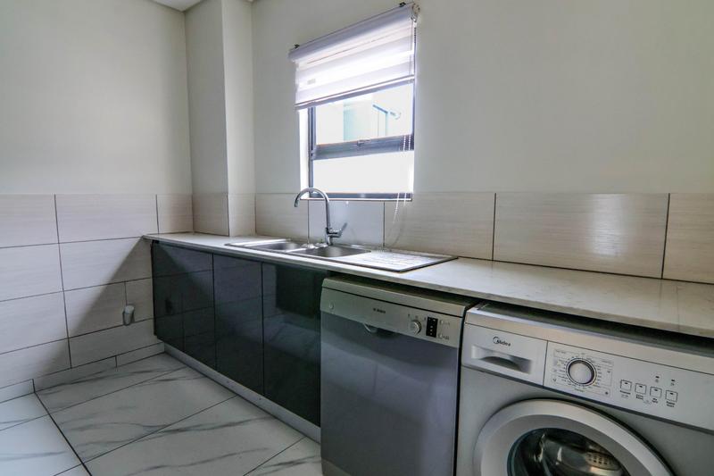 To Let 5 Bedroom Property for Rent in Copperleaf Estate Gauteng