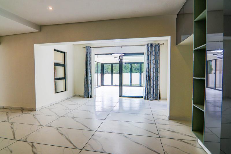 To Let 5 Bedroom Property for Rent in Copperleaf Estate Gauteng
