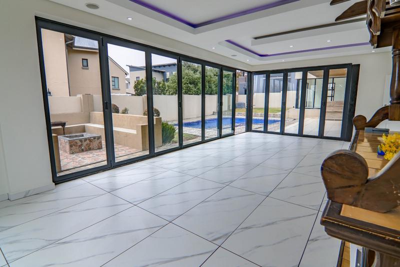 To Let 5 Bedroom Property for Rent in Copperleaf Estate Gauteng