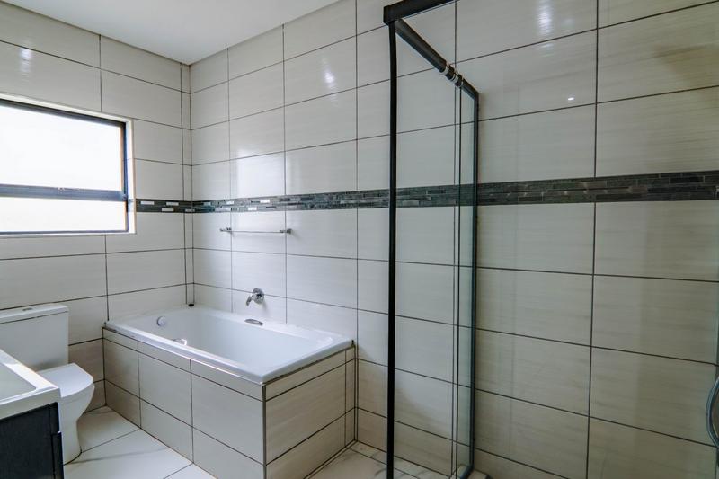 To Let 5 Bedroom Property for Rent in Copperleaf Estate Gauteng