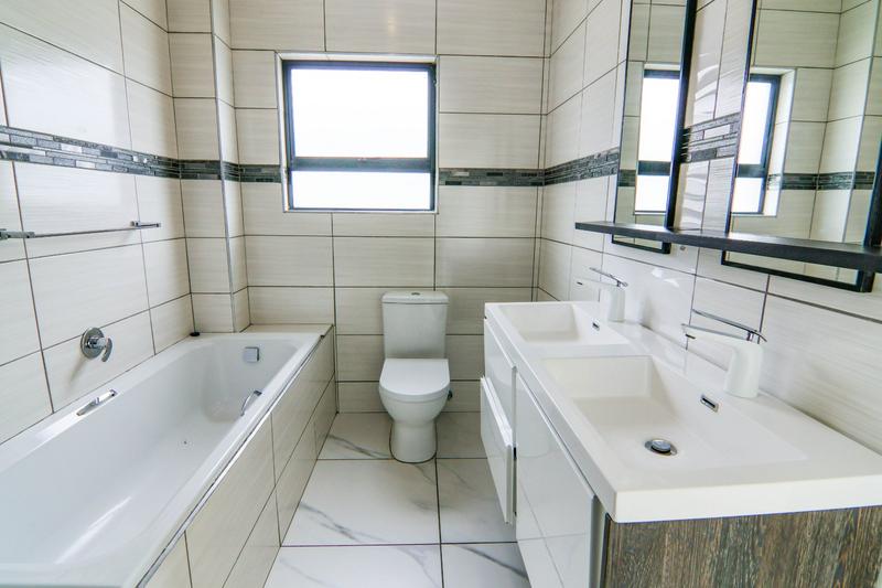 To Let 5 Bedroom Property for Rent in Copperleaf Estate Gauteng