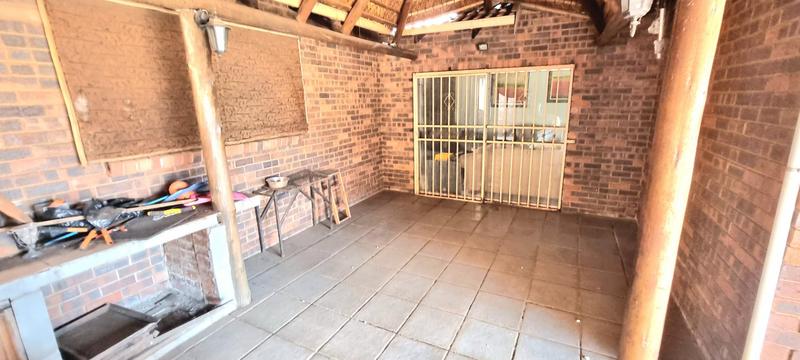 3 Bedroom Property for Sale in Rooihuiskraal North Gauteng