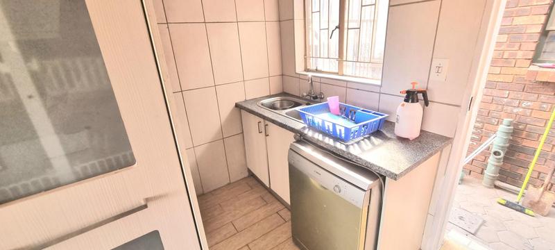 3 Bedroom Property for Sale in Rooihuiskraal North Gauteng